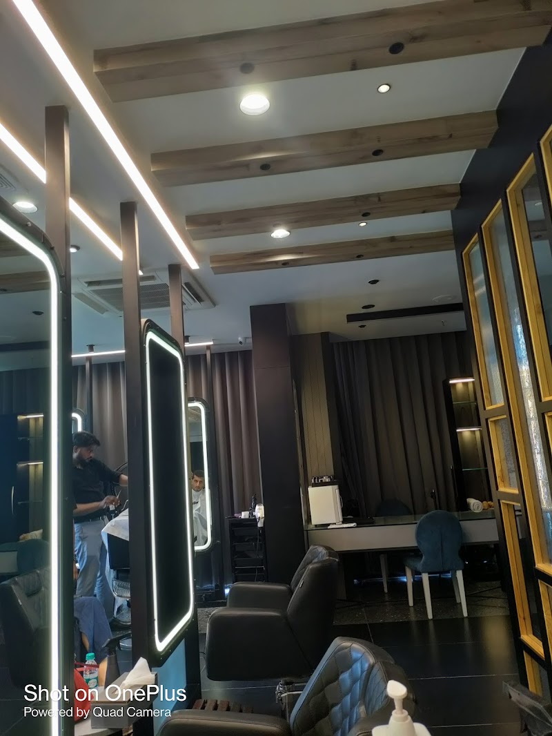 Toni and Guy - the Ultimate Salon Experience kanpur